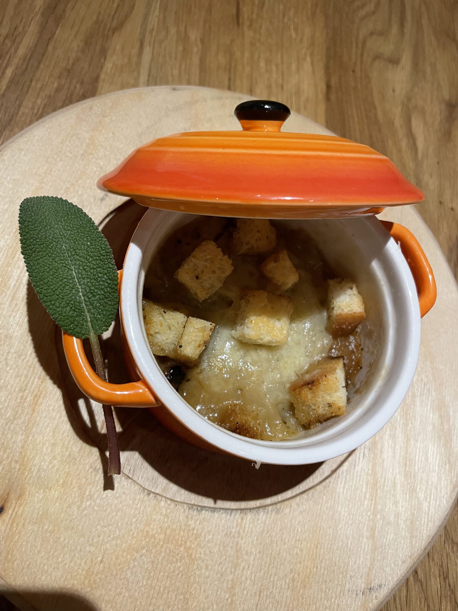 Zuppa di Cipolle con Gruyère Gratinata al Forno | FATTORIA MARIA