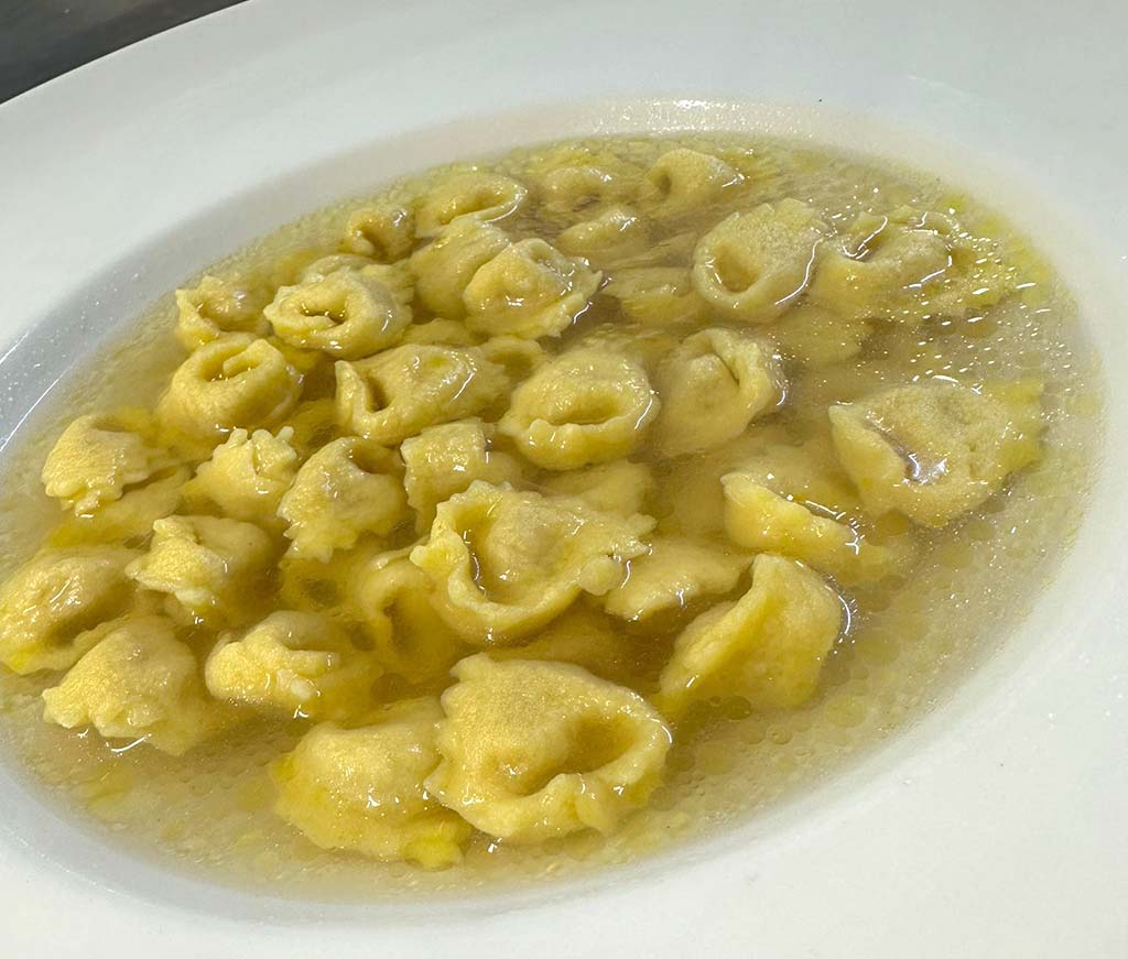 Cappelleti in brodo o alla panna | FATTORIA MARIA