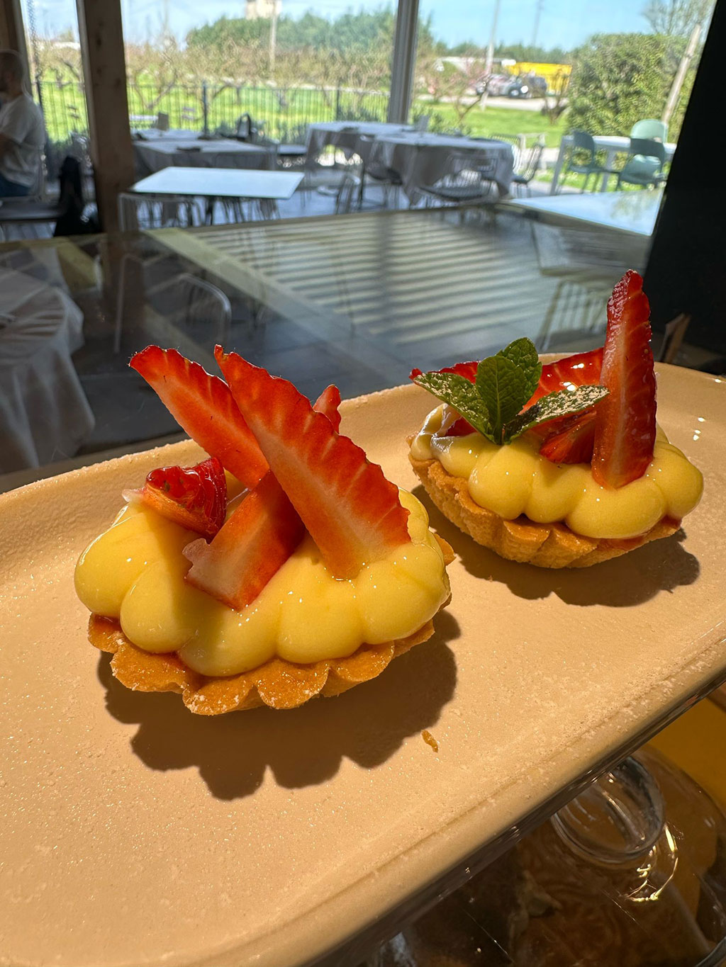 Cestino di frolla, fragole caramellate, crema al limone | FATTORIA MARIA