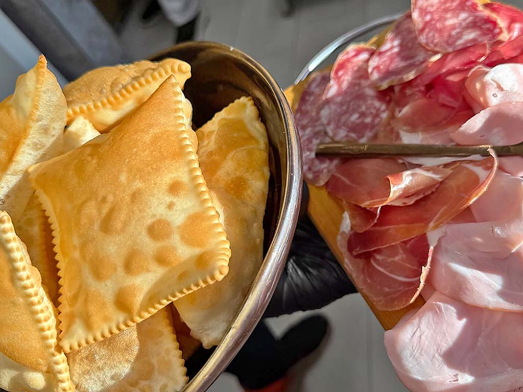 Aperitivi al tramonto nella campagna modenese | FATTORIA MARIA Aperitivi al tramonto nella campagna modenese | FATTORIA MARIA